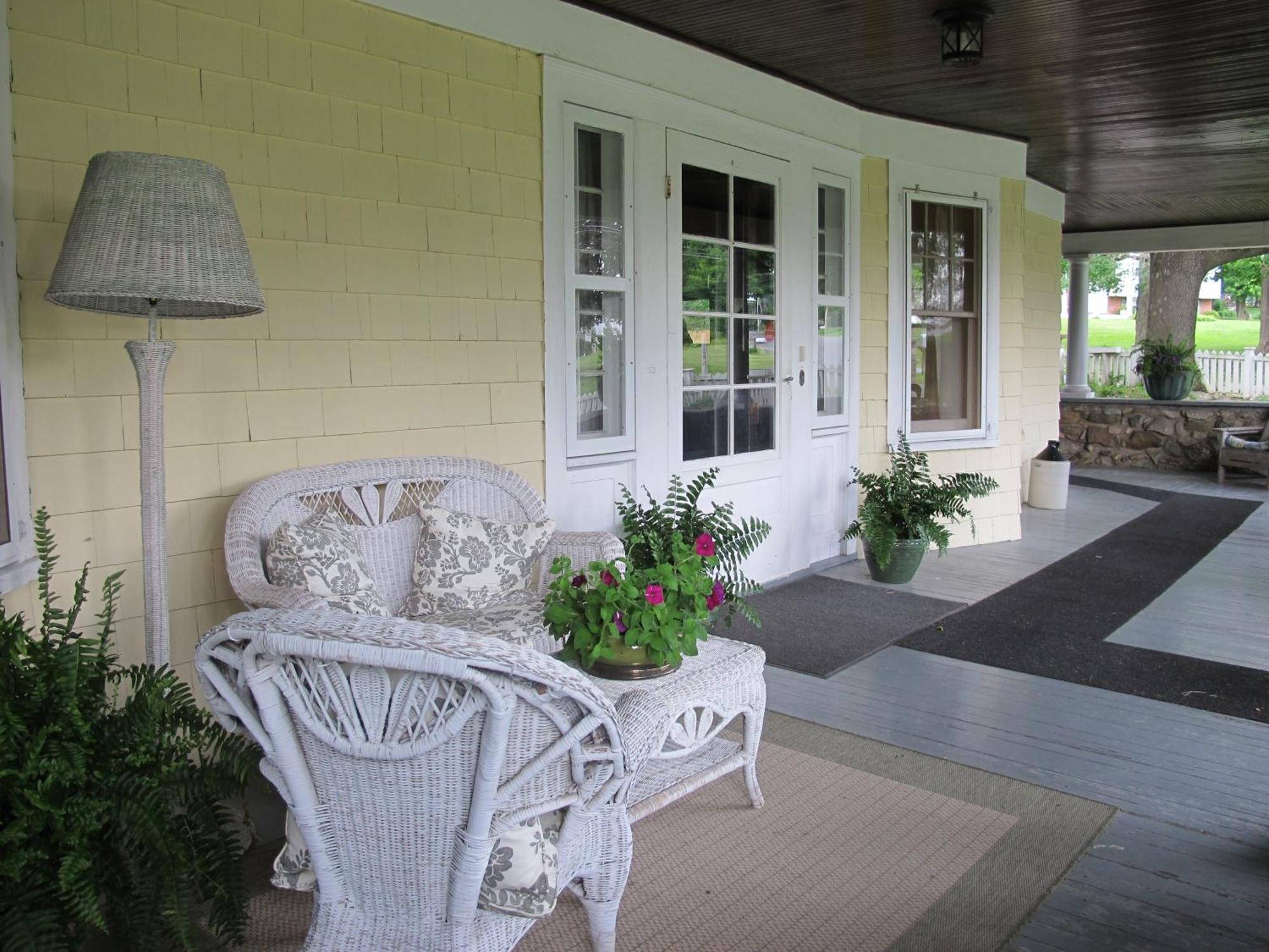 Hilltop House Bed & Breakfast Amenia Exterior foto